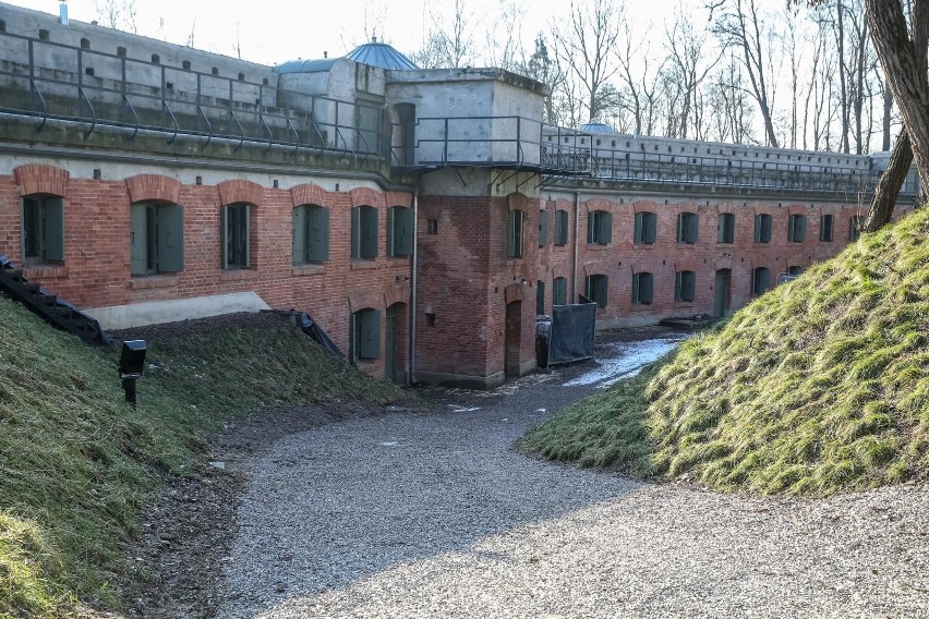 Kraków. Nowe życie fortów „Łapianka” i „Borek”. W pierwszym zabrzmi polska piosenka, drugi poczuje harcerskiego ducha