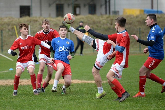 Piłkarze OKS Opatów wygrali sparing z UKS Baćkowice 3:1. Lider A klasy w najbliższy weekend zagra już ligowy mecz z Basztą Rytwiany