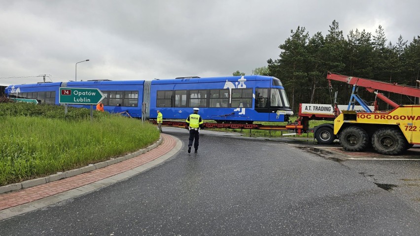Zablokowane przez...tramwaj rondo w Cedzynie koło Kielc
