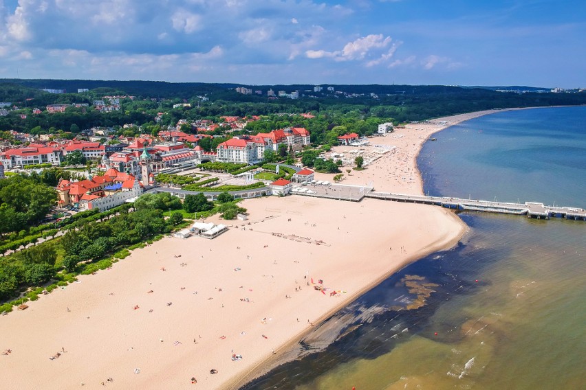 Wakacje w Polsce drogie jak nigdy! Co kupisz za 100 zł nad polskim morzem, a co w Grecji? Można się zdziwić