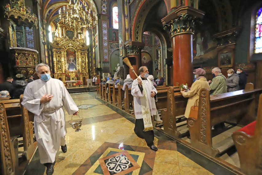 Święcenie pokarmów w sosnowieckiej Bazylice Wniebowzięcia...