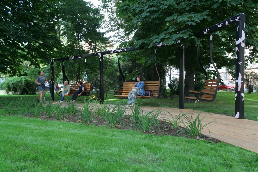 Kraków ma kolejny park kieszonkowy, już 18. Otwarto "Ptasi ogród" na Grzegórzkach [ZDJĘCIA, WIDEO]