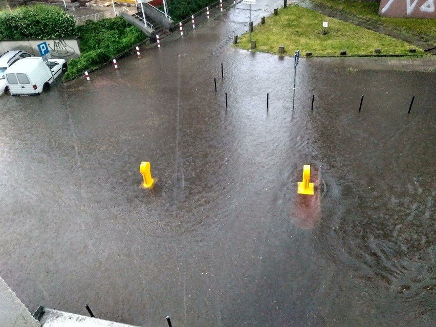 Burza i ulewa w Szczecinie i woj. zachodniopomorskim (6.06.2019). Wiele ulic pod wodą [WIDEO, ZDJĘCIA]