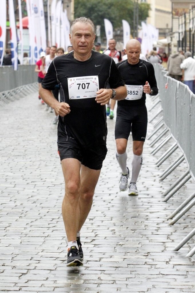 Maraton Wrocław - ZDJĘCIA - zawodnicy z numerami 3801 - 4000