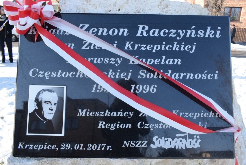 Krzepice: odsłonięto tablicę księdza Raczyńskiego