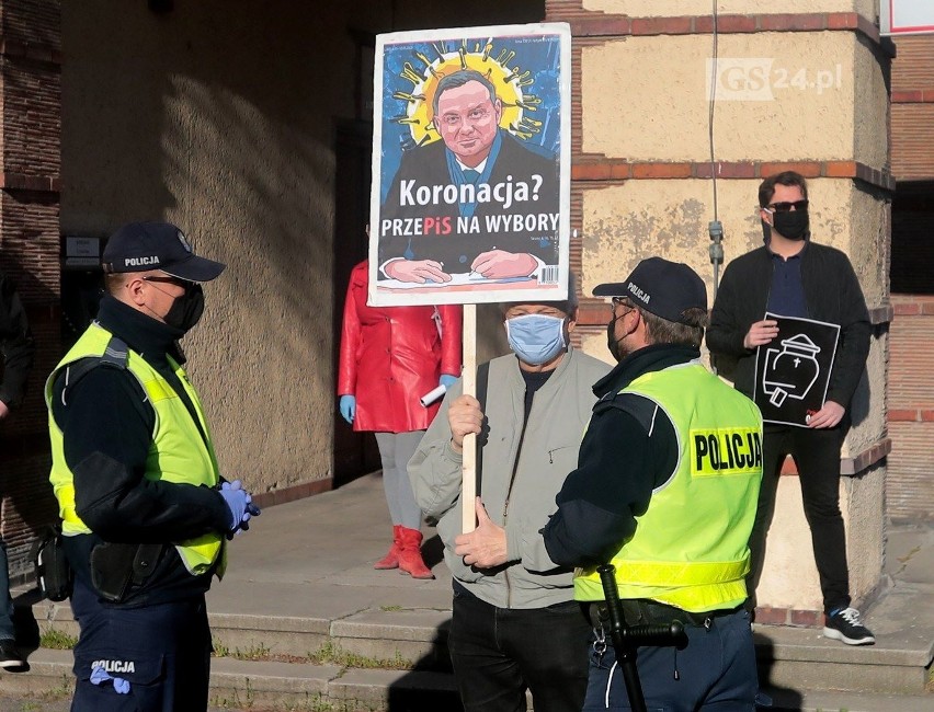 Pikieta przed siedzibą PiS w Szczecinie