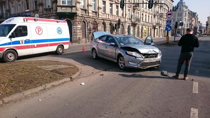 Za kierownicą taksówki (forda mondeo) siedział 41-letni...