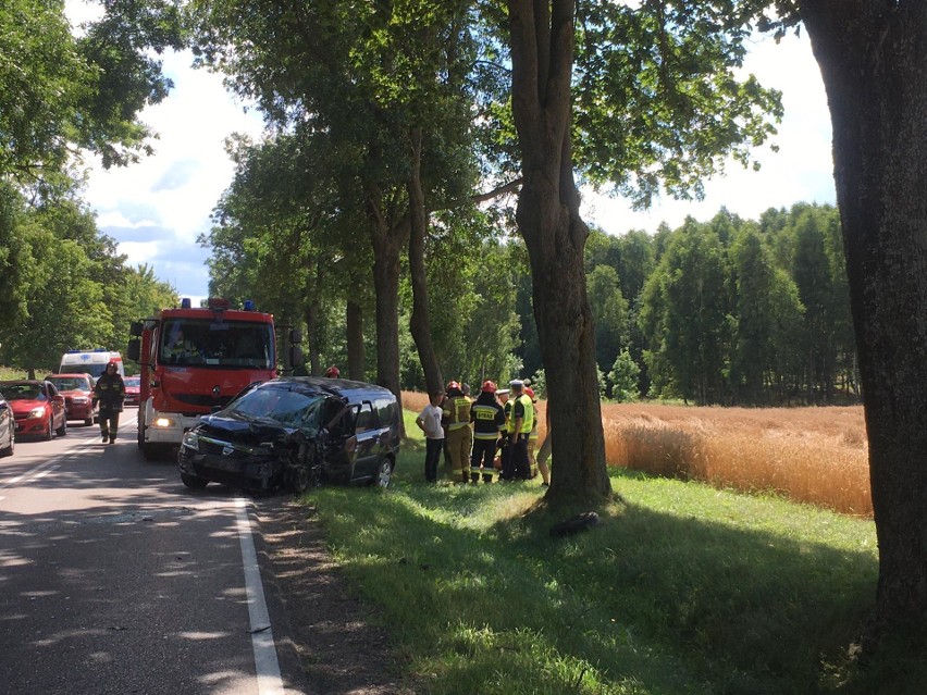 Haćki. Kolizja na DK 19. Samochód osobowy zderzył się z ciągnikiem (zdjęcia)