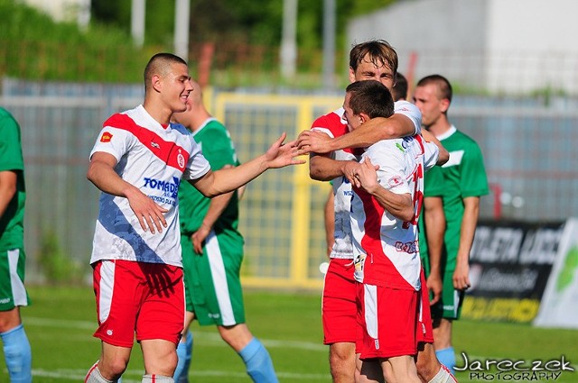 Łódzki Klub Sportowy pożegnał czwartą ligę w Łodzi zwycięstwem z rewelacją wiosny, Włókniarzem Moszczenica. Przed podopiecznymi Wojciecha Robaszka zostały w tym sezonie już tylko trzy wyjazdowe spotkania.