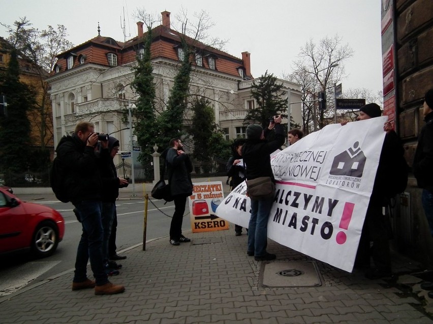 Pod Biurem Spraw Lokalowych protestowano przeciwko...