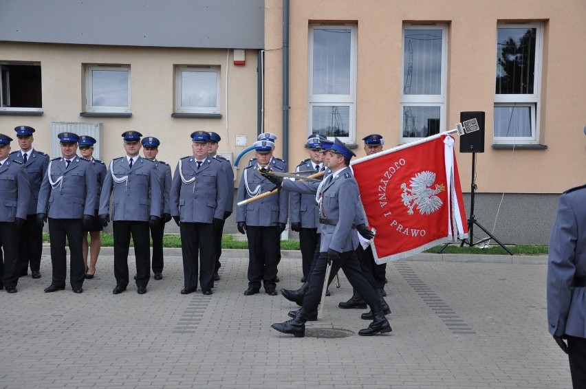 Uroczystość rozpoczęła się od wprowadzenia sztandaru.