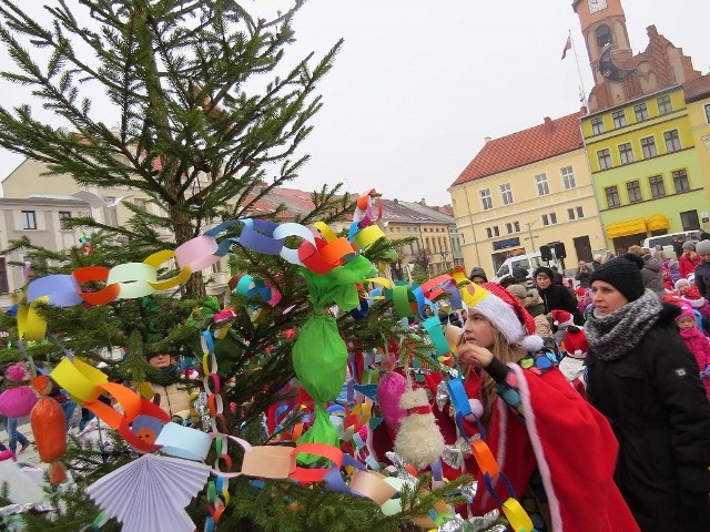 Możemy sprawić, że święta będą milsze m.in. dla dzieci z Domów Dziecka. Liczy się każdy, drobny gest