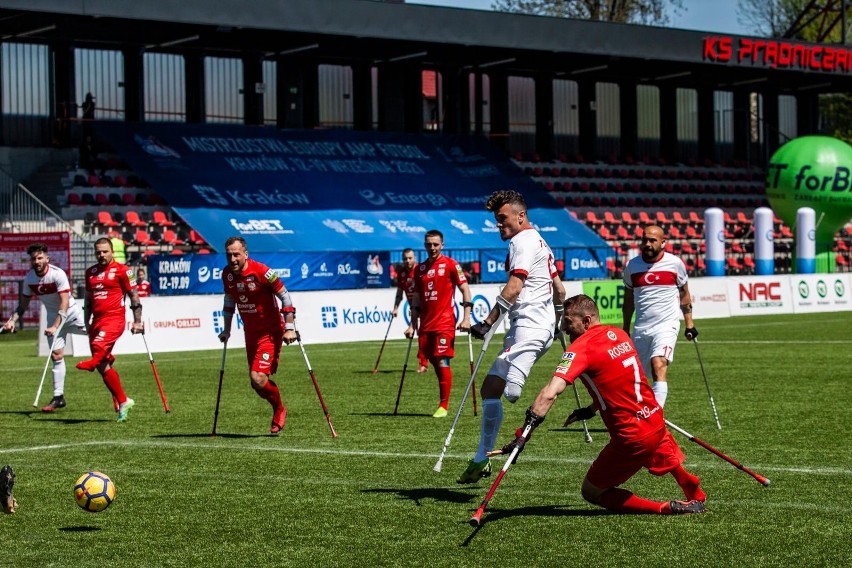 Reprezentanci Polski w amp futbolu podczas majowego meczu z...