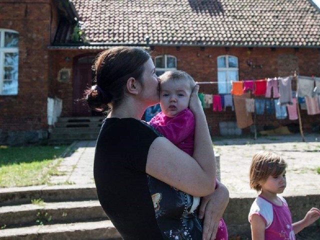 Monika Arendt, mama Lenki którą miał ochrzcić ksiądz: -  Proboszcz powinien stanąć przed nami, przeprosić i wyjaśnić całą sytuację - uważa kobieta. - To jest jego obowiązek. On przecież pełni służbę!