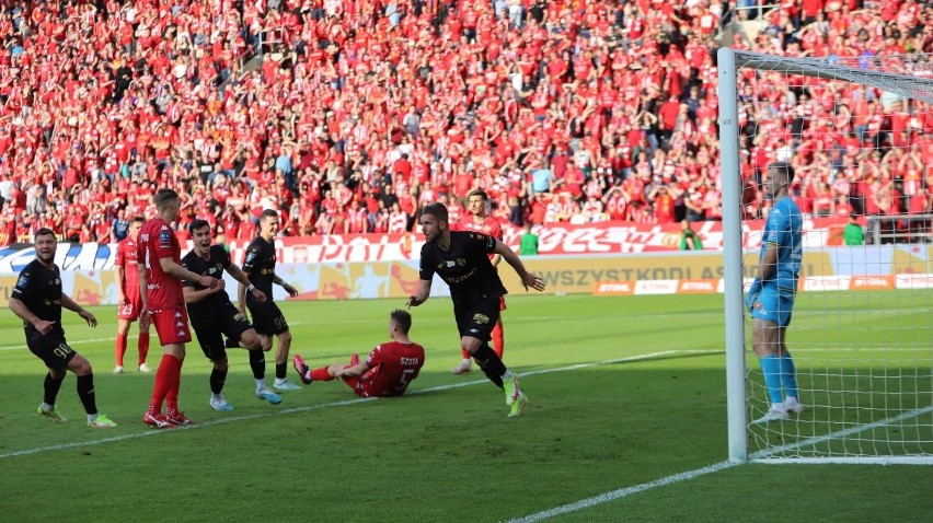 Widzew - Korona 0:3. Kompromitacja czterokrotnych mistrzów Polski. Wstydliwa porażka łodzian z kielczanami