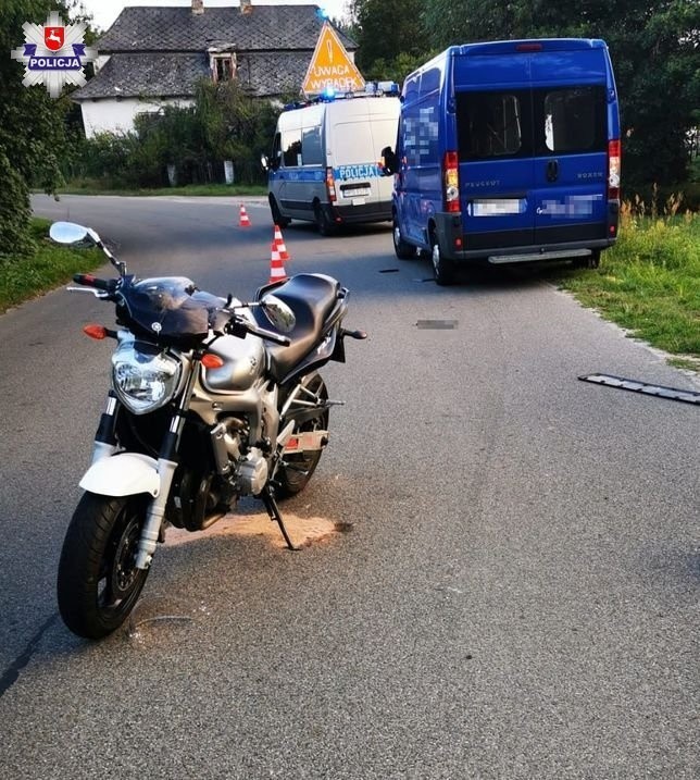 Zderzenie motocyklisty z busem w powiecie biłgorajskim. Kierowca jednośladu trafił do szpitala
