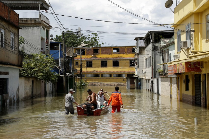 Woda zalała ulice Rio de Janeiro