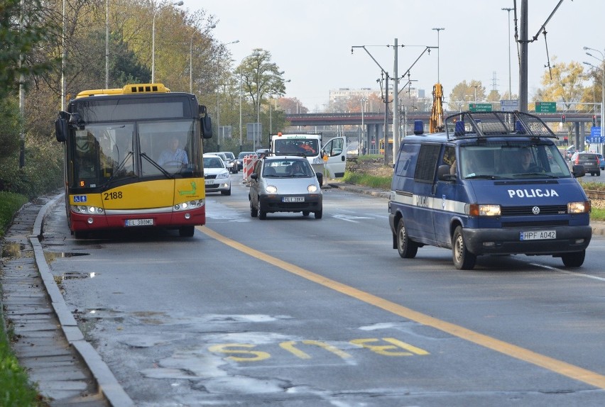 Buspasy na Mickiewicza już są, ale jeszcze nie obowiązują [ZDJĘCIA]