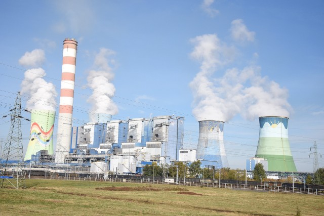 Łączna moc Elektrowni Opole to ok. 3340 MW. Obecnie nie pracuje jednak jeden z bloków.