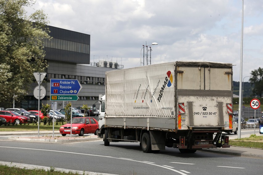 Tiry ominą lotnisko, ale dopiero za kilka lat