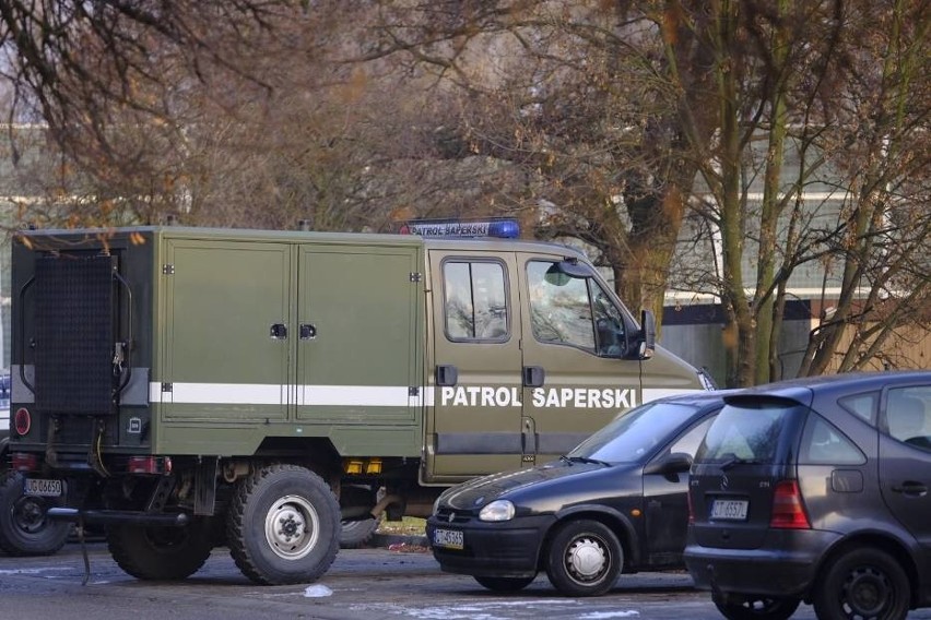 Na ulicy Bartkiewiczówny pojawiły się samochody policji,...