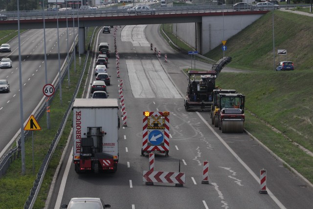 Rozpoczął się remont DTŚ w Świętochłowicach, natomiast 2 sierpnia - rozpoczyna się remont DTŚ w Zabrzu