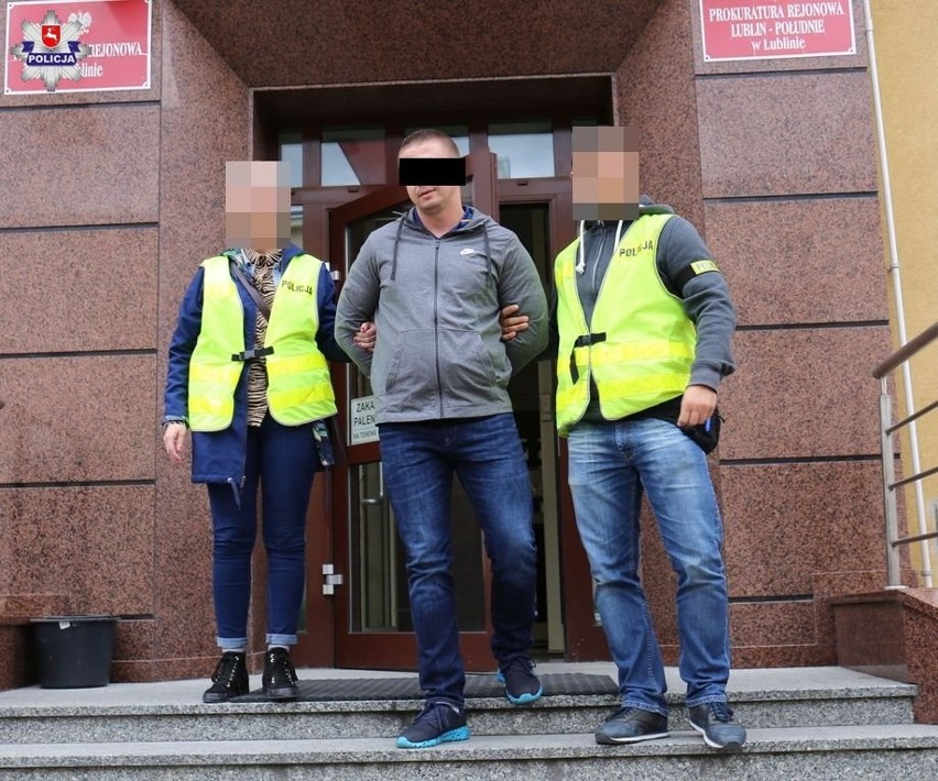 Duże ilości narkotyków w mieszkaniu na Tatarach. Policja zatrzymała dwóch mężczyzn