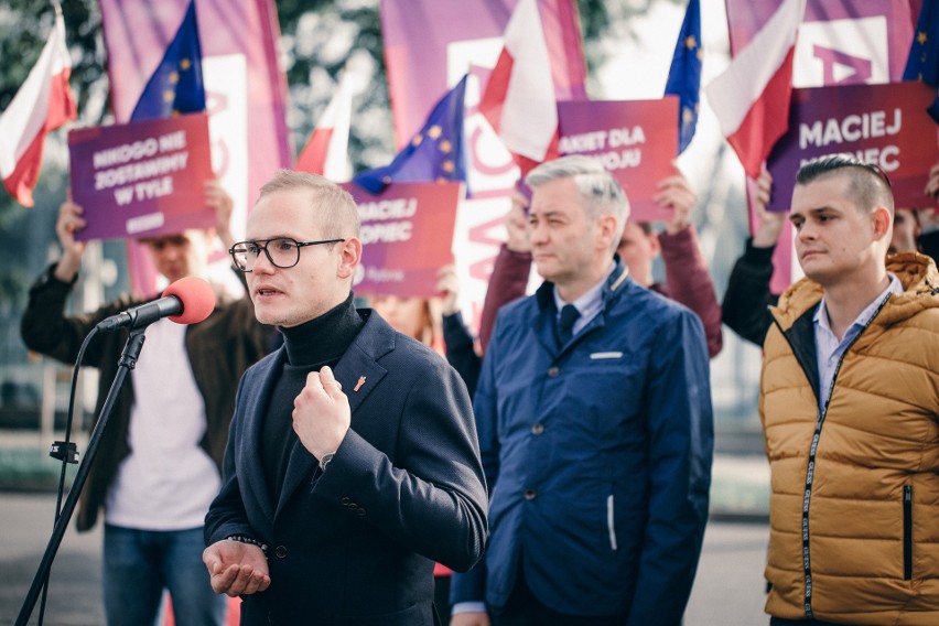 Wybory 2019: Robert Biedroń w Rybniku wsparł Macieja Kopca