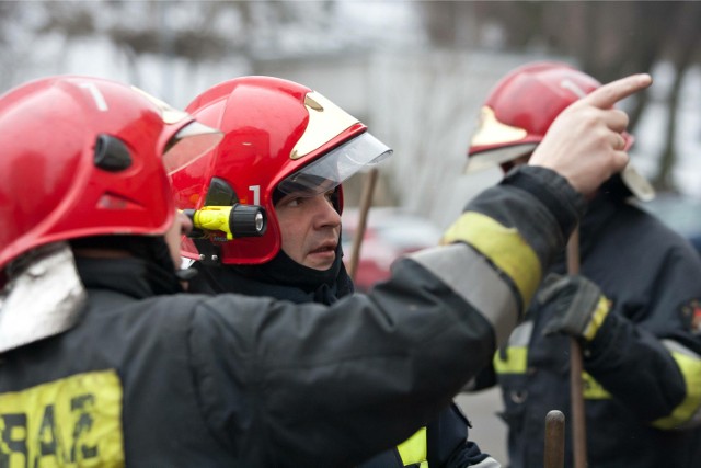 Naramowice: Pożar bloku. Trzy osoby w szpitalu