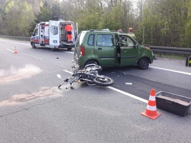Motocyklista wpadł pod samochód na Obwodnicy Trójmiasta. 9.05.2020 r.