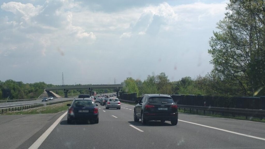 Korek przed bramkami na autostradzie A4 w stronę Krakowa