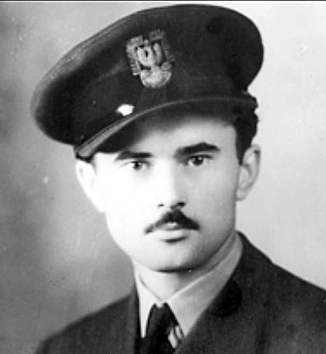 Jan Cholewa za sterami Liberatora stał się bohaterem lotnictwa.