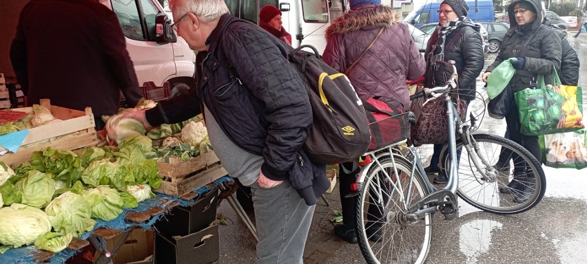 W czwartek, 2 lutego odwiedziliśmy targowisko w Jędrzejowie....