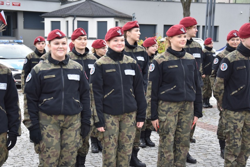 Kadeci klas mundurowych II LO w Chrzanowie złożyli uroczyste...