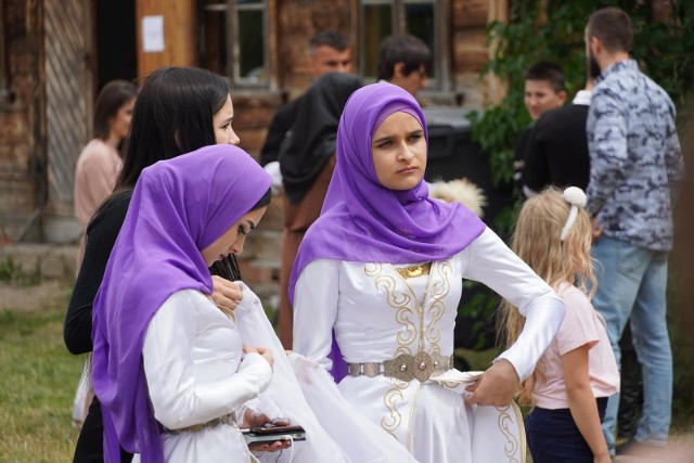 Po roku przerwy Tatarzy powrócą na Podlasie, by zaprezentować mieszkańcom regionu swoją unikalną kulturę. Będą śpiewy, tańce, tatarska kuchnia i zawody łucznictwa.