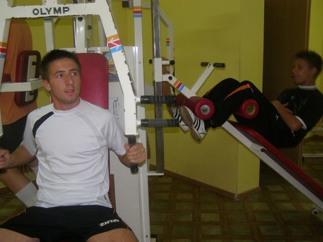 - Dużo czasu spędziłem na siłowni ćwicząc mięśnie nóg - mówi bramkarz Paweł Kwiatkowski