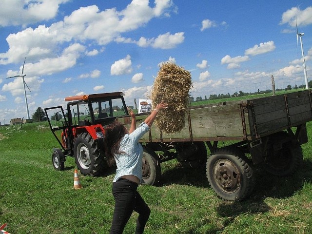W Silverado City w Bożejewiczkach po raz trzeci farmerzy pokazywali swoje umiejętności. Na traktorach kobiety dorównywały panom. 