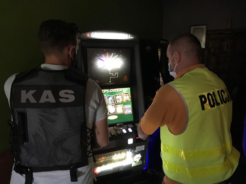 W Małogoszczu znaleziono nielegalne automaty do gier (ZDJĘCIA)