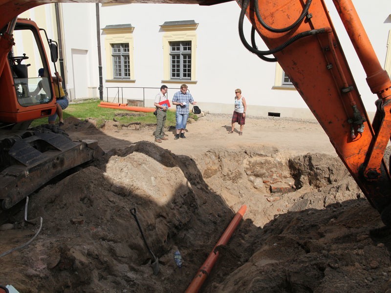 Wykopaliska przed Palacem Branickich...