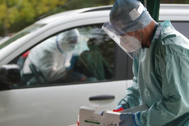 20.10.2020 poznan gd szpital mswia punkt wymazow testy koronawirus. glos wielkopolski. fot. grzegorz dembinski/polska press