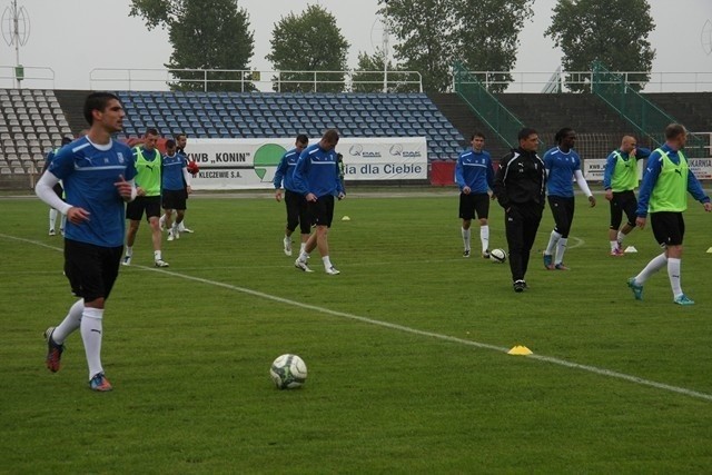 W ramach akcji Lech na Landach piłkarze Mariusza Rumaka trenowali w piątek w Koninie
