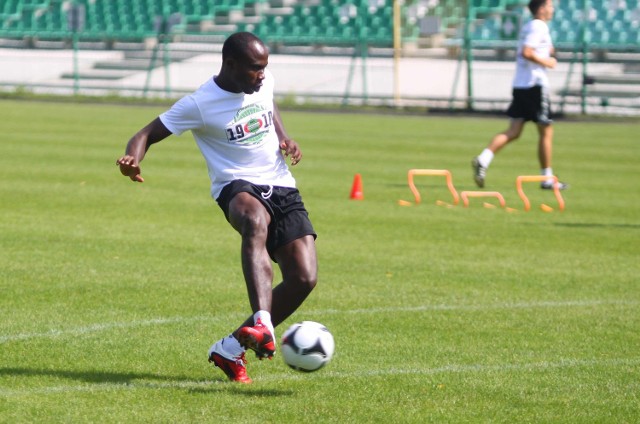 Nigeryjczyk, Kabir Ojikutu został potwierdzony do gry w Radomiaku Radom. Zadebiutuje w sobotnim meczu z Sokołem Aleksandrów Łódzki.