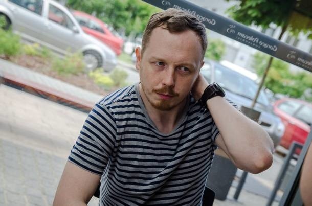 Antoni Syrek-Dąbrowski to komik, improwizator, scenarzysta i aktor. Zobaczymy go na stand-upie w Strefie G2.