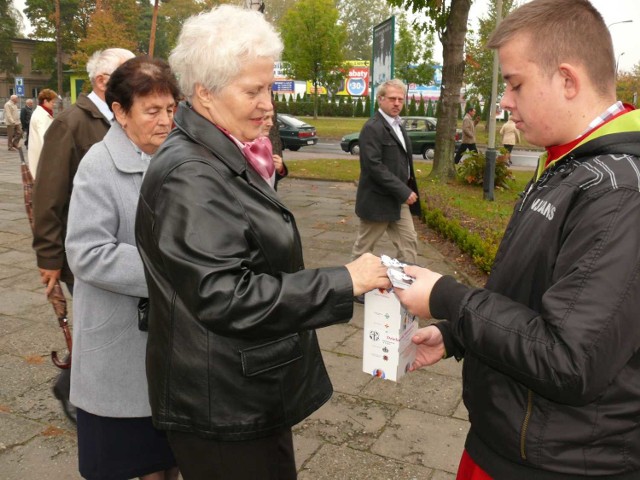 Zbiórka przed kościołem Trójcy Przenajświętszej w Stalowej Woli.