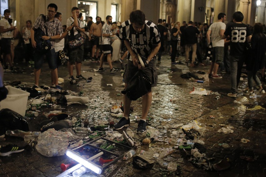 Włochy: Wybuch paniki w Turynie podczas meczu Juventus - Real. Ponad 1500 kibiców rannych [ZDJĘCIA]