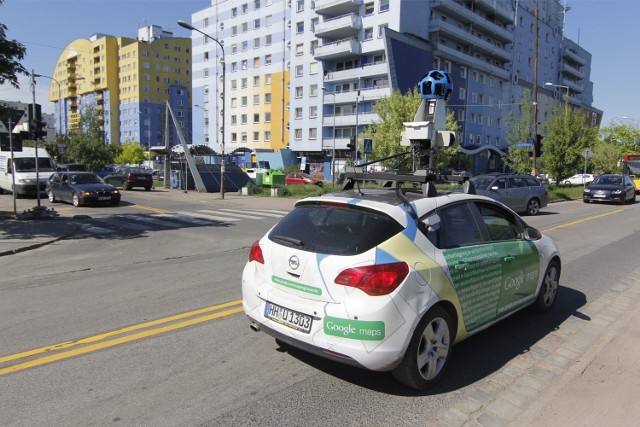 Auto Google Street View na ulicach Wrocławia i Legnicy