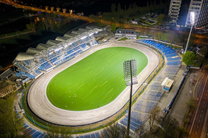 Nowe jupitery rozświetliły stadion miejski w Rzeszowie [ZDJĘCIA]