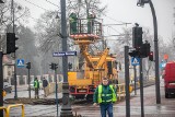 Poranny paraliż komunikacyjny w Bydgoszczy. Ciężarówka zerwała sieć trakcyjną