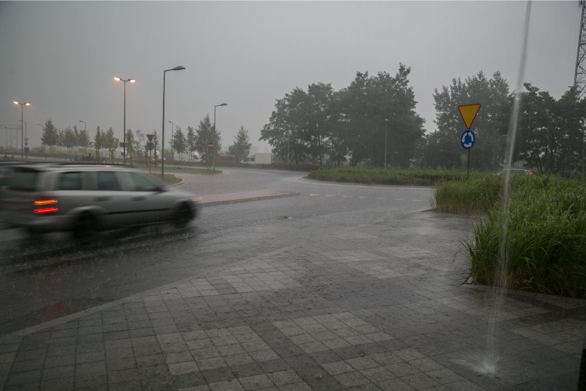 Prognozowane są burze, którym miejscami będą towarzyszyć...