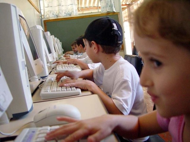Nawet dla najmłodszych dzieci wirtualny świat nie ma już tajemnic. Dzięki nowym technologiom nauka jest dla nich ciekawsza.